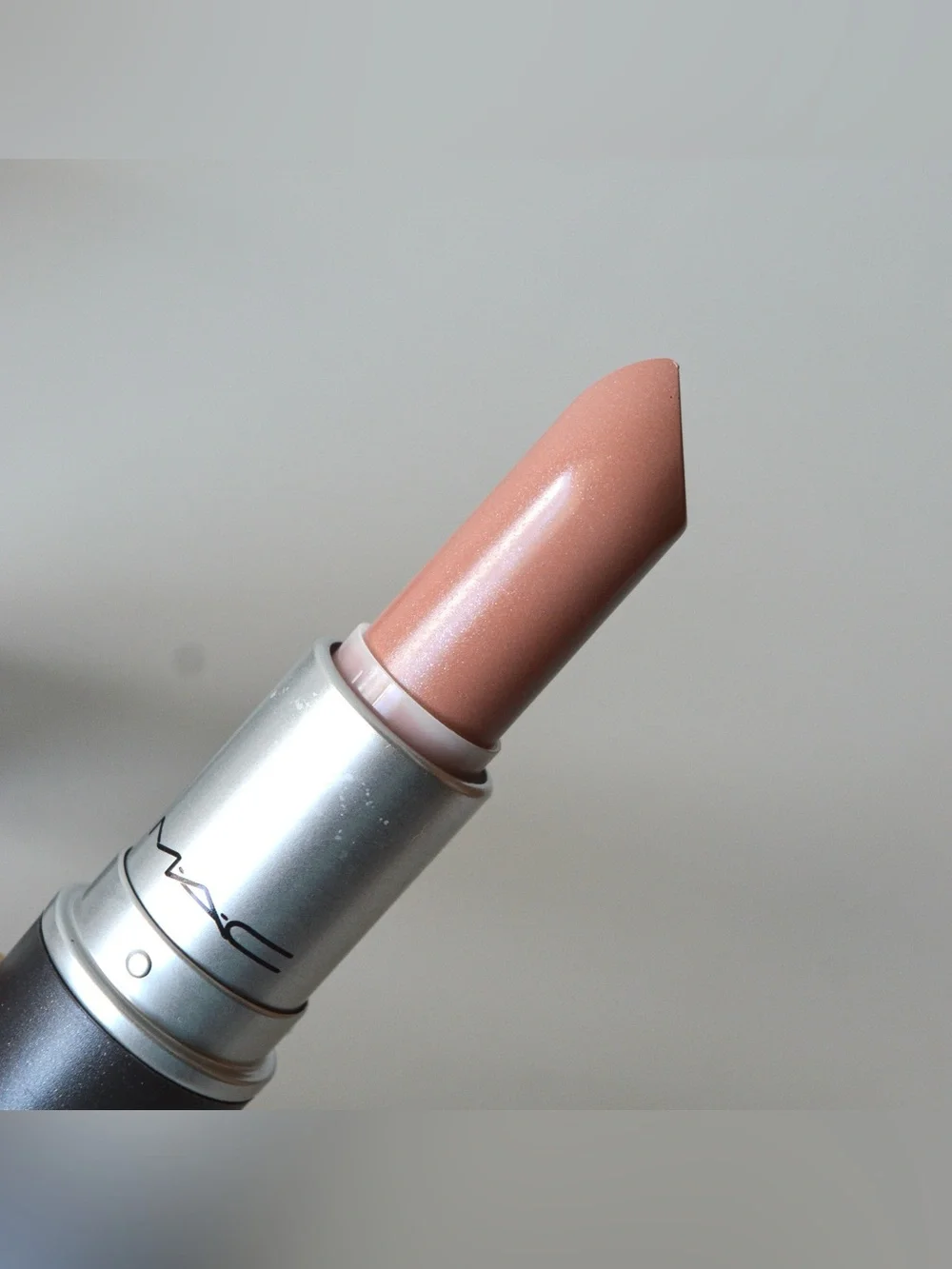 MAC Cosmetics Lipstick *FLUTTERBY* EXTRA RARE Limited Edition BNIB New